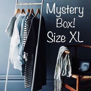 5 Star Rated Women’s Seasonal Mystery Box Size XL Extra Large Clothing